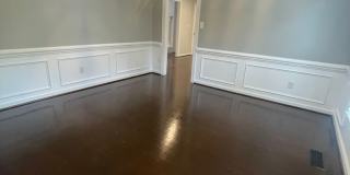 Spacious 4 Bedroom near Guilford College Gallery 7
