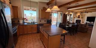 Gorgeous Furnished Pool/Spa Home with spectacular views Gallery 14