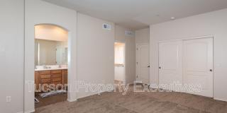 2442 East Emerald Moon Drive - 1 Gallery 24