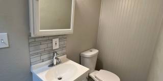 Upstairs 2-Bed, 1.5-Bath Duplex Gallery 9