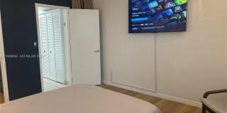 1300 Lincoln Rd Gallery 8