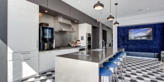 640 North Wells Gallery 28