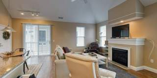 Three Bedroom with Garage near Grandview Gallery 6