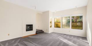 Redmond 3 Bedroom 1.5 Bath Garage Duplex Gallery 8