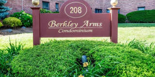 208 Anderson Street Gallery 1