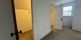4821 Centre Avenue Gallery 22