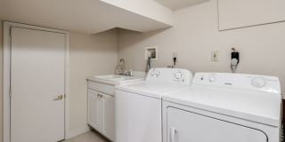 Spacious Three Bedroom Graduate Hospital Home w/ Roof Deck! Gallery 11