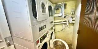 Dupont Prime Location Tree-Lined Corcoran St & 17th 1 bed 1 bath Condo UTILITIES INCLUDED. Gallery 18