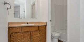 Spacious 4 Bedroom Townhome in SLC w 1 car garage Gallery 13
