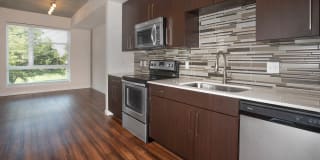 Radius Uptown Apartments Gallery 7