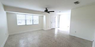 3/2/1 car garage in S. Ft. Myers Off Cypress Lake! Gallery 8