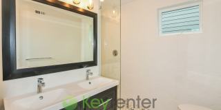 Stylish Four Bedroom Home with Hardwood Floors and Outdoor Space Gallery 19