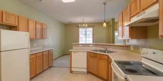 Great location *2Bed*2Bath Townhome- Available June 1 Gallery 4