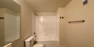 Lovely 1 Bedroom, 1 Bathroom Lakewood Condo! Community POOL!!! Gallery 16