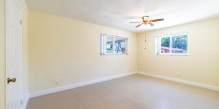 3730 NE 13th Terrace Gallery 23