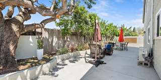 6BD/4BA One Story Single Family House next to UCI Gallery 3