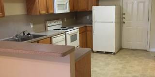 College Station. - 3 bedroom/3 bath Duplex, fenced in back yard, ready for an August 2026 move in. Gallery 5