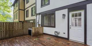 Welcome to Jackson Oak! This stunning 3-level townhome is now available for rent and offers the perfect blend of modern luxury and comfortable living. Gallery 35