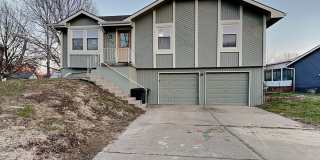 Charming 3BR Home for Rent in Pleasant Valley – Garage, Fenced Yard  Finished Basement Gallery 1