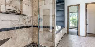 Spacious Home + East Edmond + 4 bedrooms Gallery 26