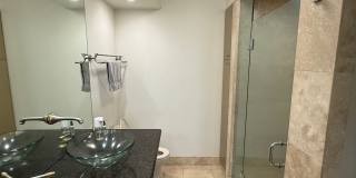 Luxurious 2 bed/2bath/2 parking Fully Furnished in One Waterfront Towers Gallery 9