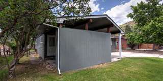 University Area Home - 4 Bed - 3 Bath Gallery 15