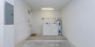 1207 NE 32nd Ter Gallery 13