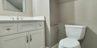 3 Bed, 3.5 Bath Home w/ 2 Car Garage and Lake Views Gallery 19