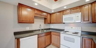$500 Move in Special! Scottsdale Shadows 2Bed 2Bath Condo includes W/T/S utilities! Gallery 5