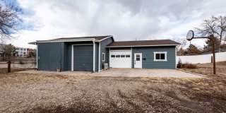 Centrally located Cute 2 Bed Bungalow with Garage Gallery 1