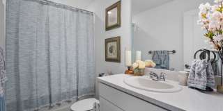 Beautifull Furnished Townhome - Nokomis - 2 Bedroom 2.5 bath plus office -1 Car Garage Gallery 33