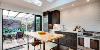 927 1/2 Victoria Ave Gallery 1