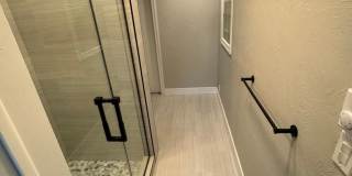 Fully Renovated 4 Bed Home w/ Fenced Backyard, W/D's in Unit. Gallery 21