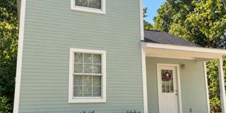 2/2 House 1 mile from campus and the square Gallery 1