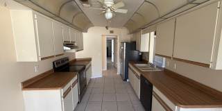 3/2 POOL Home- Beautiful Central Sarasota. Location, yard, pet-friendly!! Gallery 7