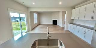 5 Bed, 3.5 Bath Home w/ 2 Car Garage in Harvest Point Gallery 12