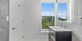 4 Bed 4 Bath - Brookline Gallery 11