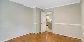 10929 Park Road Gallery 17