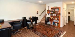 4-Level Furnished townhome! Gallery 40