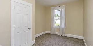 2033 Weyer Avenue Gallery 1