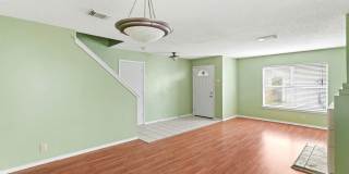 2 Story 4 BD | 2.5 BA Available in July near Medical Center! Gallery 5
