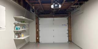 Walk to Das Rec / Close to Landa Park / Remodeled House/ Fridge / Fenced in Yard / NBISD Gallery 33