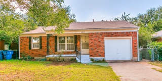 Cute 2 Bed | 1 Bath | 1 Car Garage Gallery 1