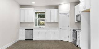 Newer 2BR/2BA Home in Paradise — 2-Car Garage, Yard, Pet-Friendly Gallery 6