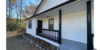 Room in 2 Bedroom Home at Glendale Ct Gallery 1