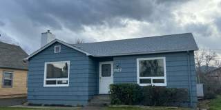 Charming three bedroom/one bath Medford Home | Available Now! Gallery 1