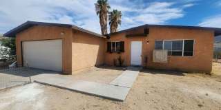 Large 2 Bedroom Downtown 29 Palms Gallery 1