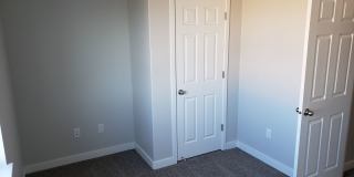 Spacious Springville Townhome Gallery 17