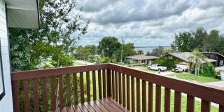 Downtown Clermont - Beautifully Renovated 2-Bed/1-Bath Upstairs Unit with Stunning Lake Minneola Views- Gallery 13
