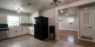 3Bed/1.5 Bath Available 7/10 Gallery 8